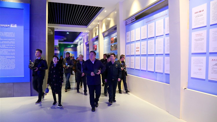 全国政协委员考察团莅临agingames股份考察绿色矿山建设工作