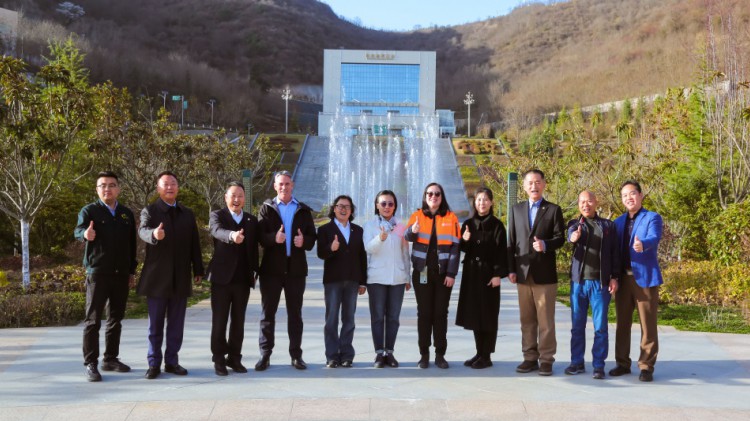 赤峰黄金董事长王建华一行莅临agingames股份调研